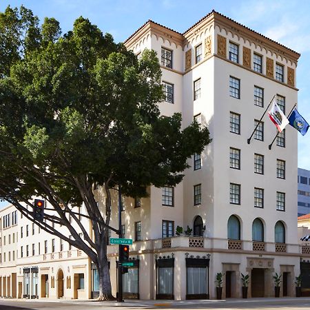 Pasadena Hotel & Pool Exterior photo